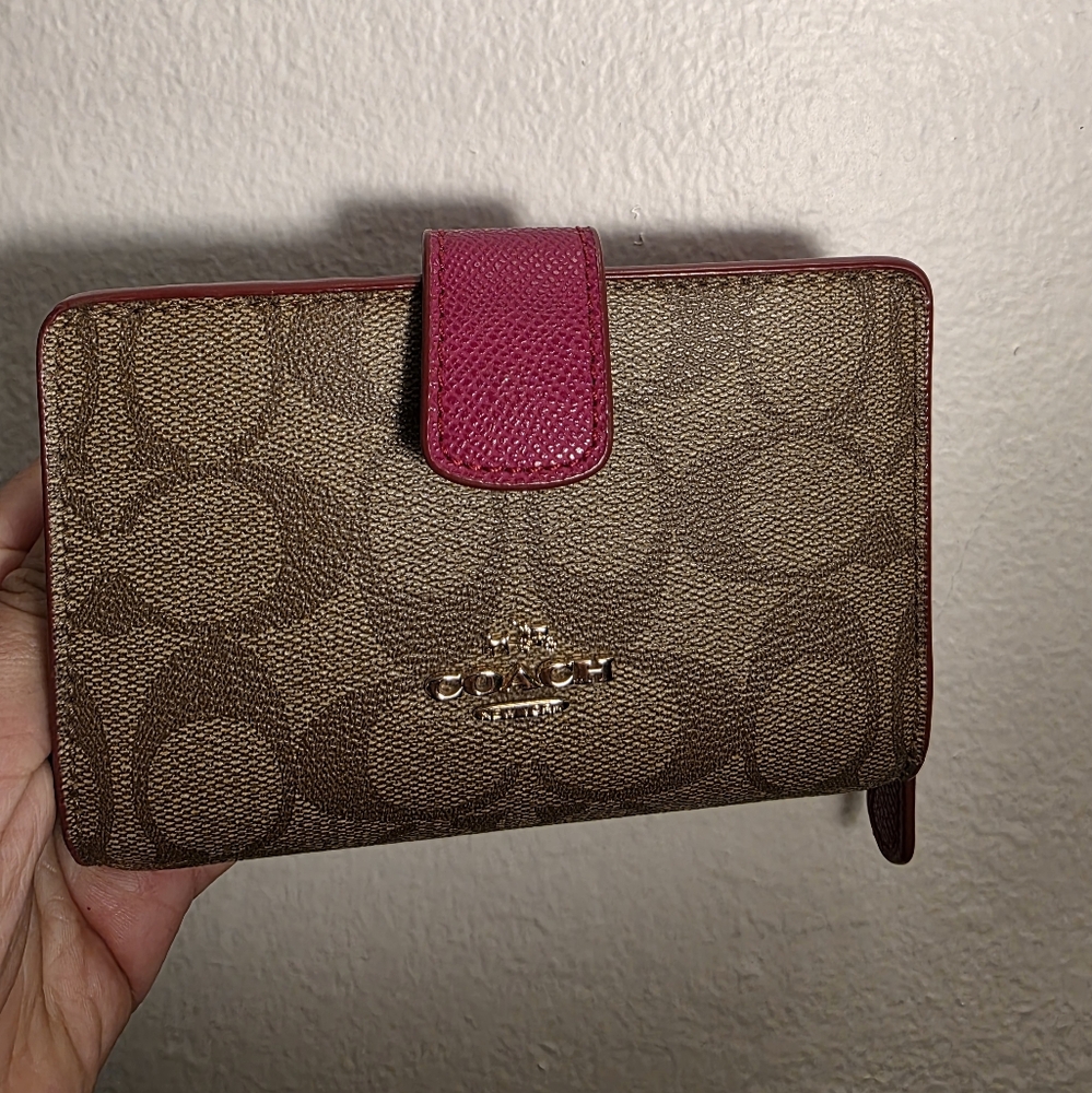 Coach Project Wallet